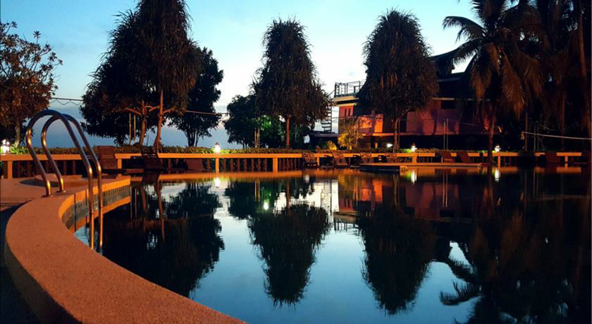 Jungle Gym Hotel Haad Rin Exterior foto